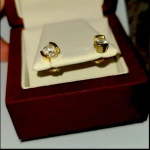 Pair of diamond earrings!